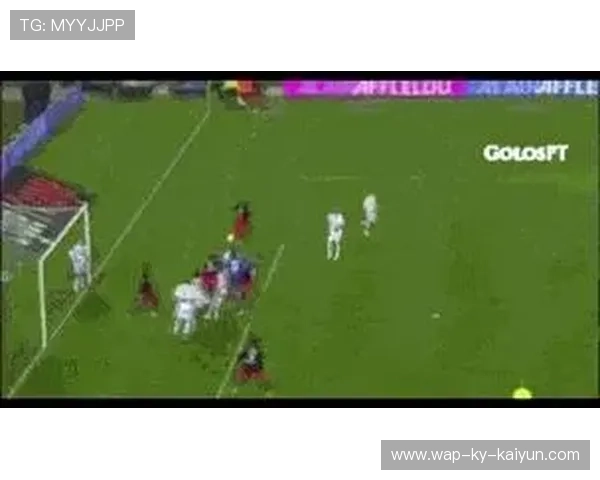 足球前锋挑射太离谱全网嘲:一脚偶像变“段子手”的瞬间 足球前锋挑射太离谱全网嘲:一脚偶像变“段子手”的瞬间